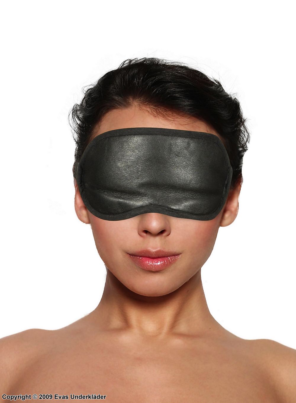 Sleep mask in handcrafted leather and fur